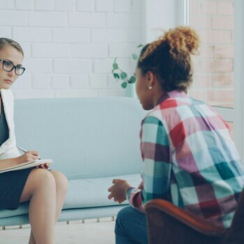 Les psychiatres tirent la sonnette d'alarme : plus d'un praticien sur trois envisage de réduire ses activités